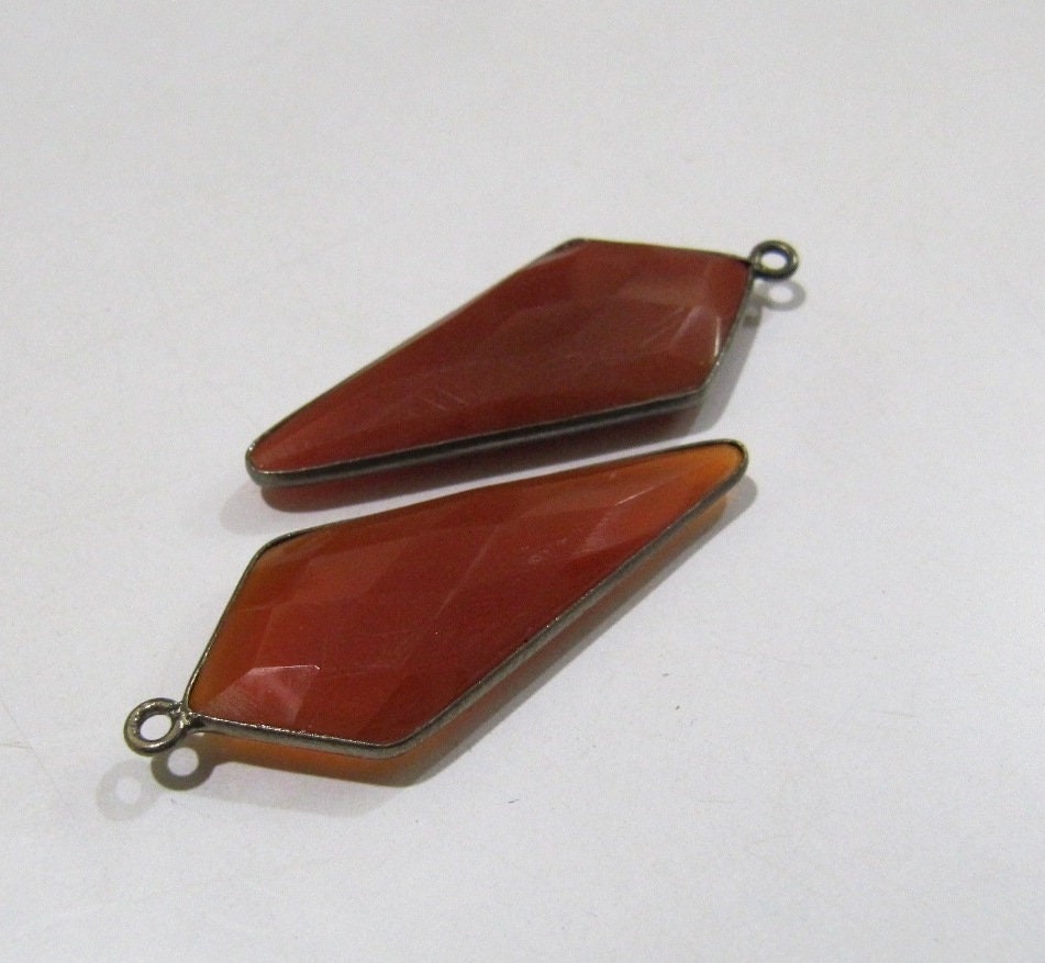Natural Carnelian Briolette Faceted 15x35mm Arrowhead Single Loop Bezel Connector charms Top Quality Electroplated pendant per piece