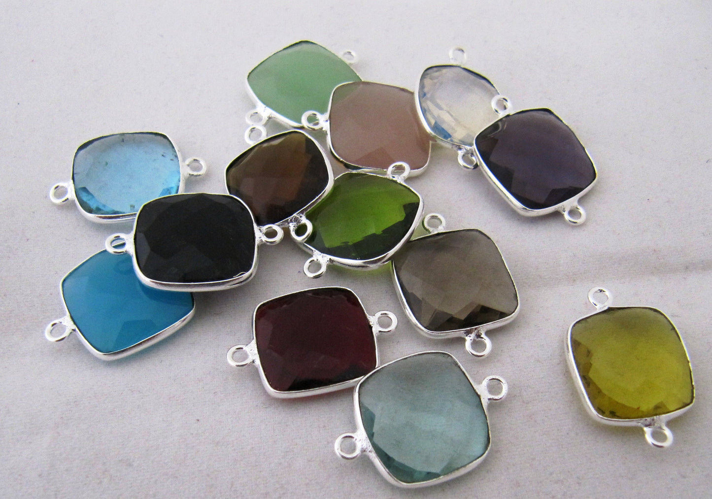 Mis Color Quartz Cushion Shape 15mm Briolette Connectors Hydro Quartz Double Loop Bezel Charms Jewelry Making Bezel Choose Color & Plating