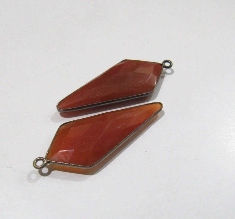 Natural Carnelian Briolette Faceted 15x35mm Arrowhead Single Loop Bezel Connector charms Top Quality Electroplated pendant per piece
