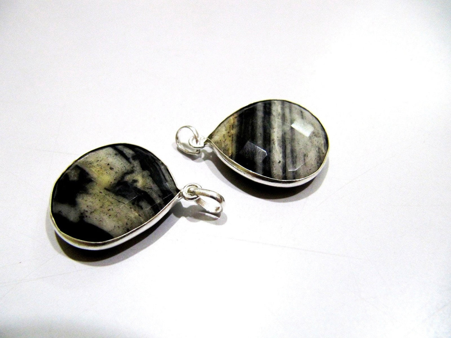 Natural Zebra Agate Heart Shape Briolette Faceted Connector Pendant Charm 22 mm size Unique Rare Gemstone Bezel Pendant Single Loop