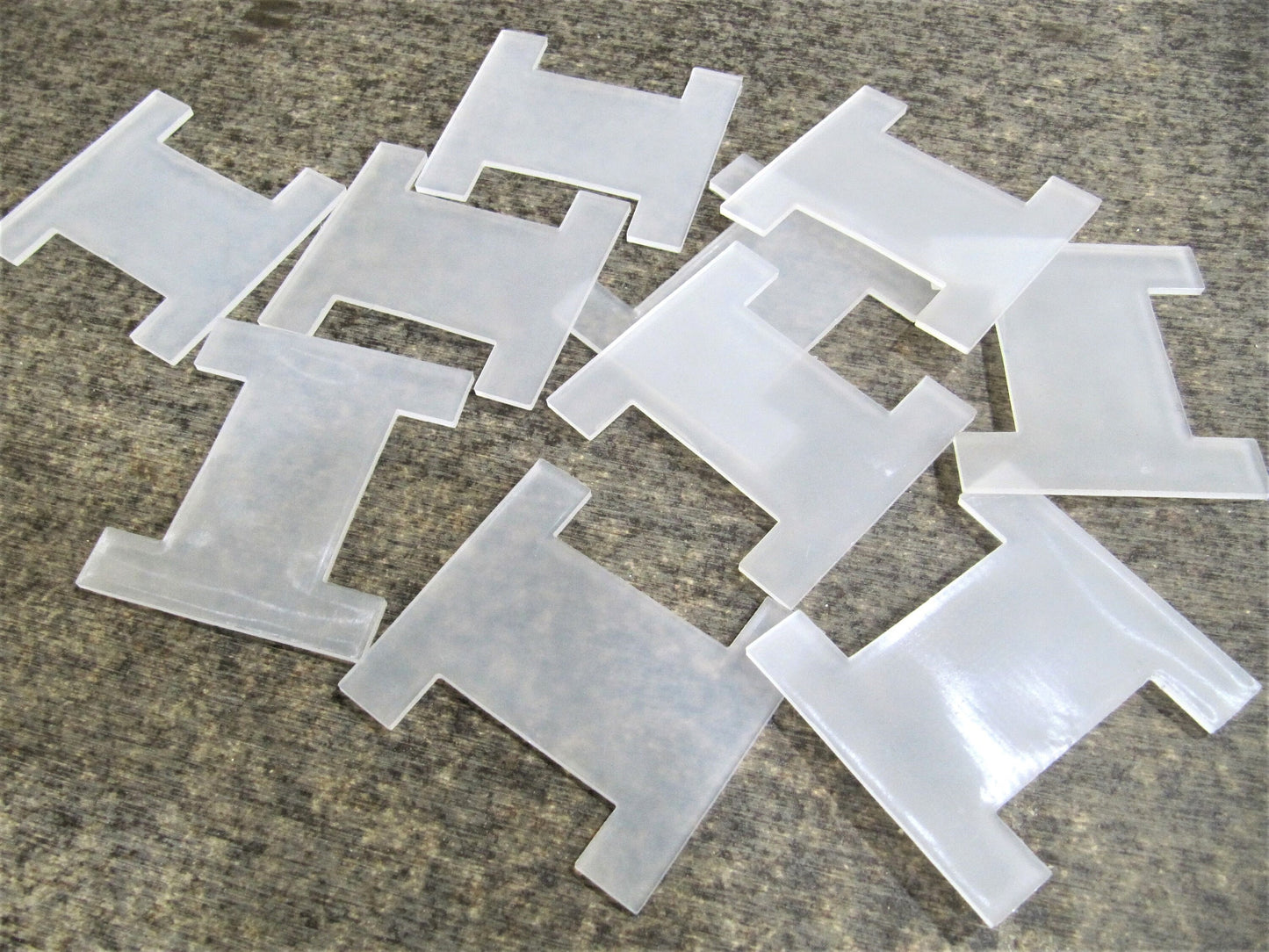 White Plastic Spools Empty Wire Thread String Bobbin For Craft Rope Cord Chain Rolls for Ribbon Tape Leather Cord Sold Per Piece