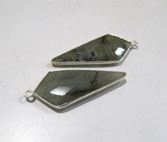 2 Pcs Natural Labradorite Briolette Faceted 15x35mm Arrowhead Charms Pendant Connector Single Loop  Bezel  Top Quality Gemstone Connector