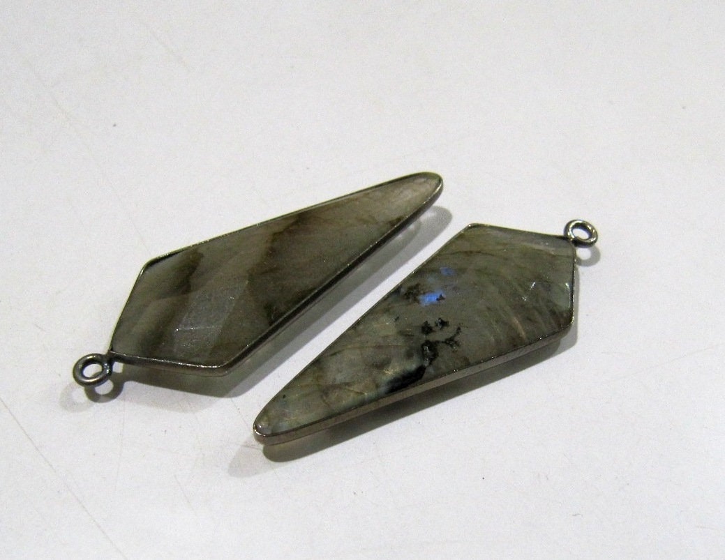 2 Pcs Natural Labradorite Briolette Faceted 15x35mm Arrowhead Charms Pendant Connector Single Loop  Bezel  Top Quality Gemstone Connector