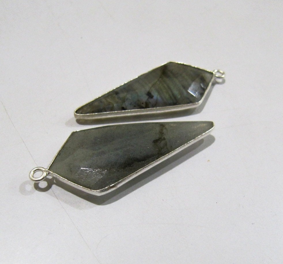 2 Pcs Natural Labradorite Briolette Faceted 15x35mm Arrowhead Charms Pendant Connector Single Loop  Bezel  Top Quality Gemstone Connector