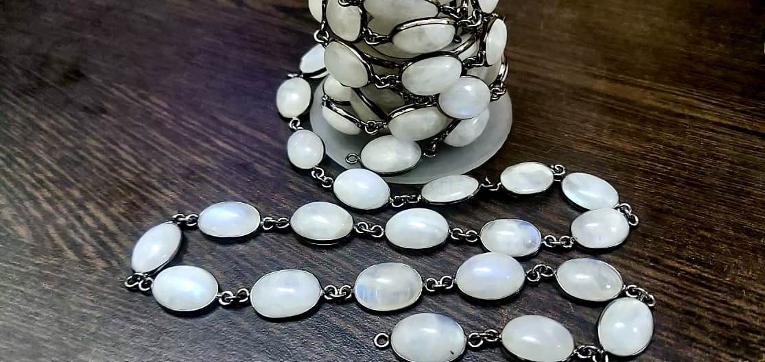 Natural White Rainbow Moonstone Oval Cabochan Shape Plain smooth Bezel Connector Chain 11x13mm  Gold/Black/Silver/Rose Plated Sold Per Foot