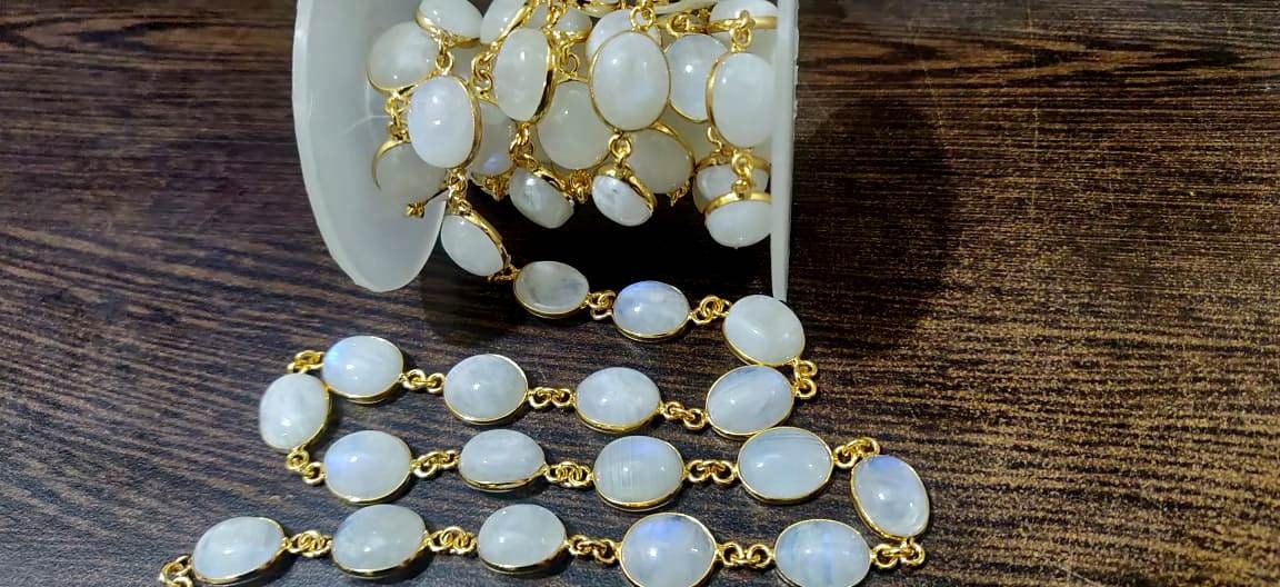 Natural White Rainbow Moonstone Oval Cabochan Shape Plain smooth Bezel Connector Chain 11x13mm  Gold/Black/Silver/Rose Plated Sold Per Foot