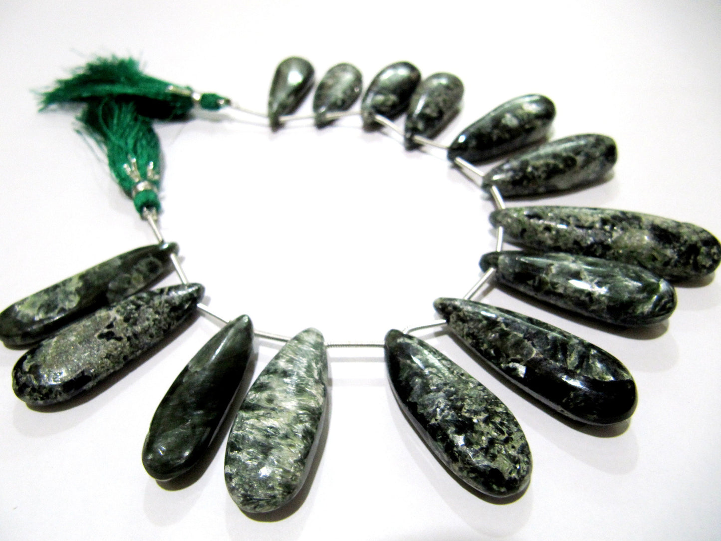 Natural Seraphinite Pear Shape Plain Smooth Briolette beads 10x35mm To 13x40mm Graduated Jewelry Making Beads Strand 8 Inches Long Beads