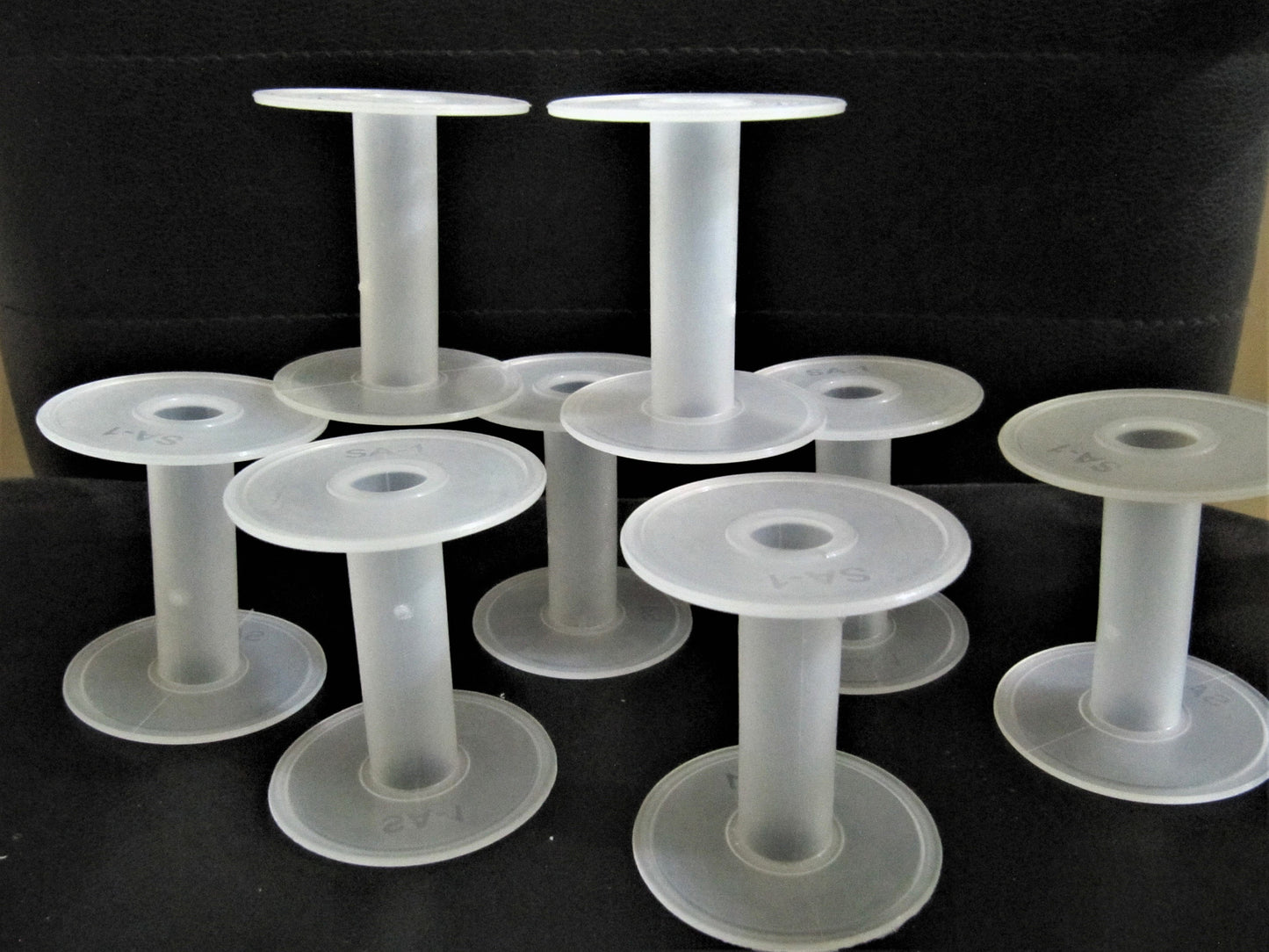 White Plastic Spools Empty Wire Thread String Bobbin For Craft Rope Cord Chain Rolls for Ribbon Tape Leather Cord  Sold Per Piece