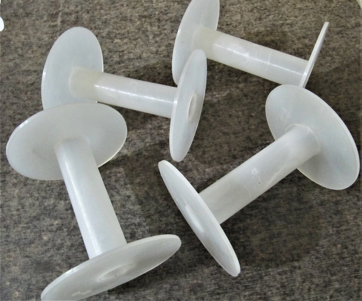 White Plastic Spools Empty Wire Thread String Bobbin For Craft Rope Cord Chain Rolls for Ribbon Tape Leather Cord  Sold Per Piece