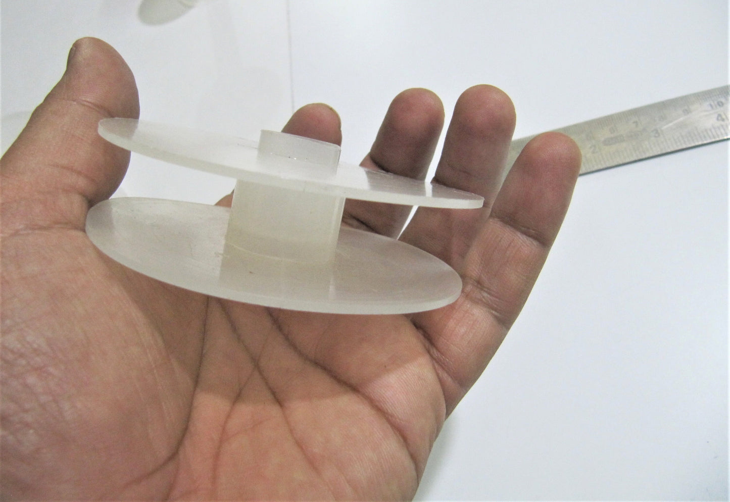 White Plastic Spools Empty Wire Thread String Bobbin For Craft Rope Cord Chain Rolls for Ribbon Tape Leather Cord  Sold Per Piece