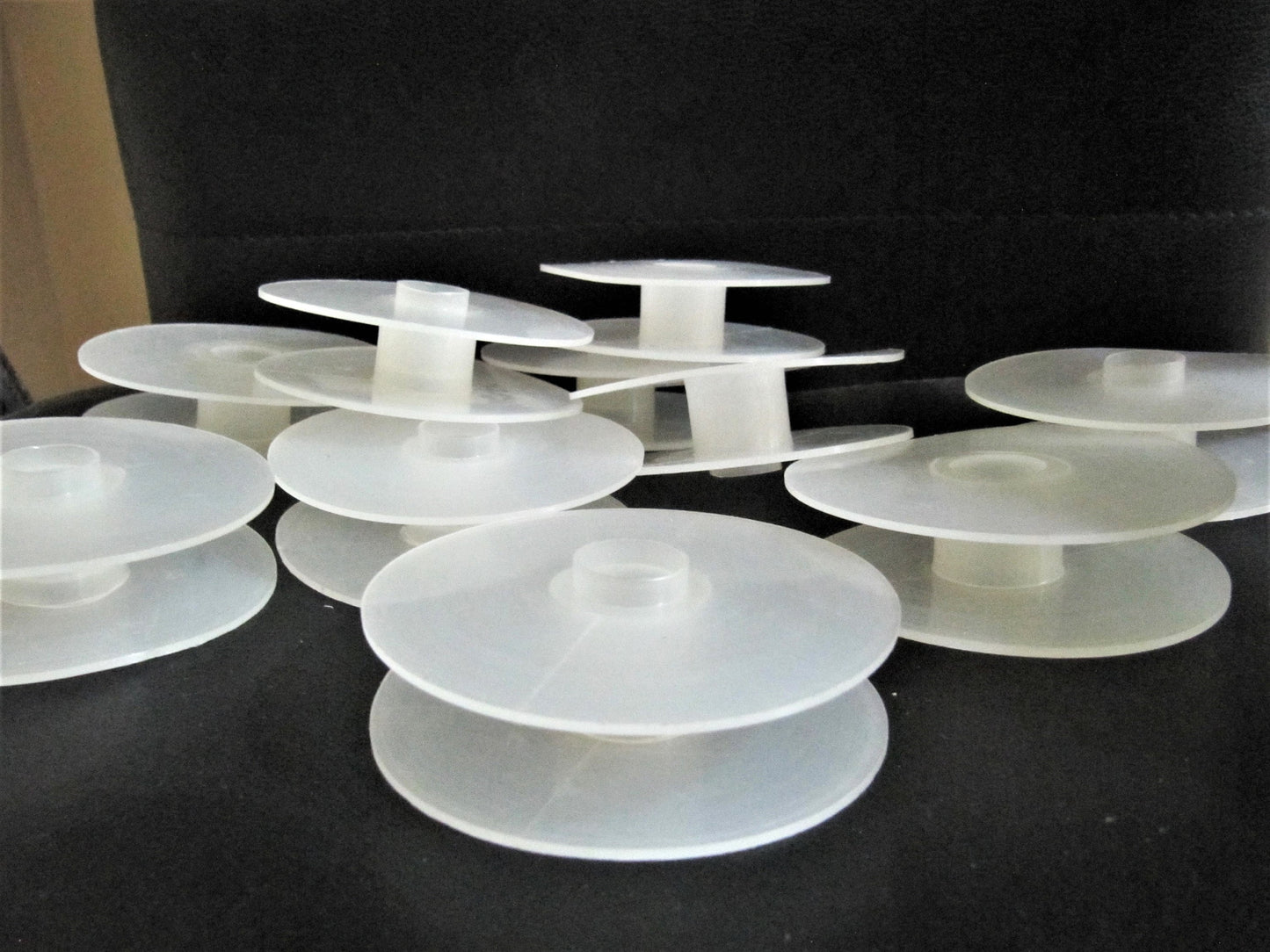 White Plastic Spools Empty Wire Thread String Bobbin For Craft Rope Cord Chain Rolls for Ribbon Tape Leather Cord  Sold Per Piece
